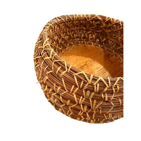 Woven Pine Needle Round Straw Trinket Basket No Lid - Picture 5 of 9